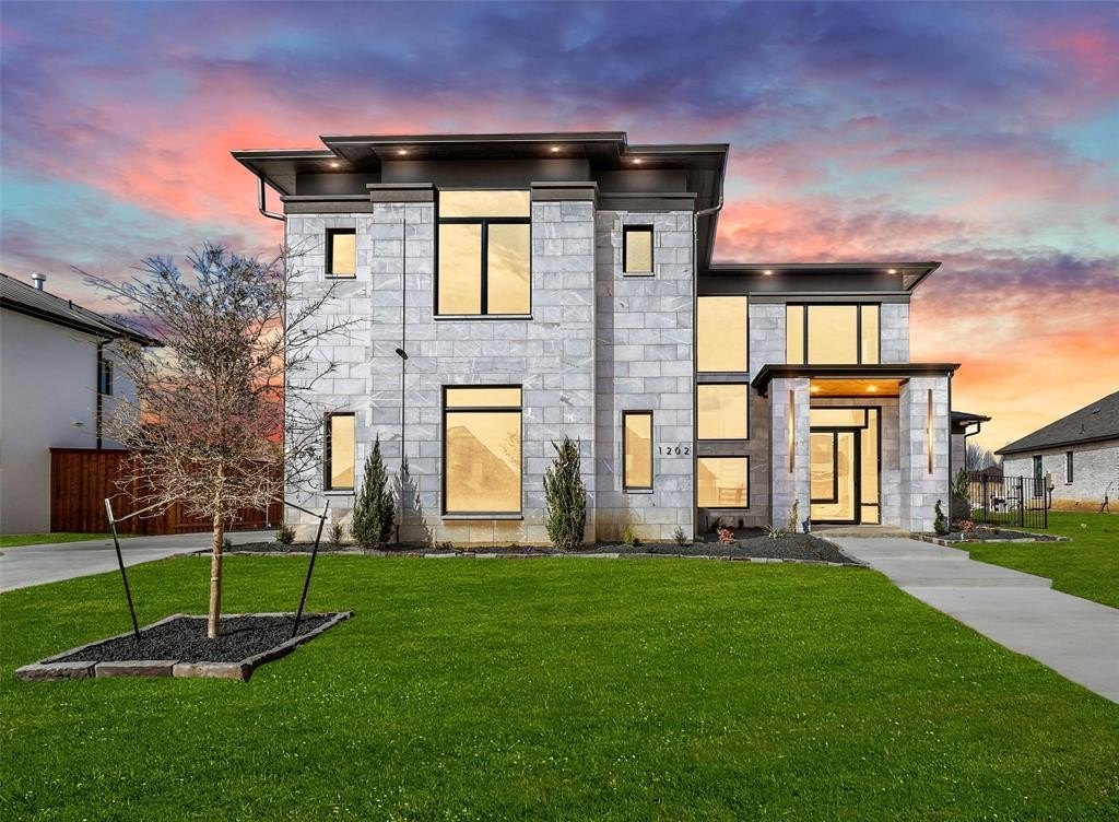 1202 Knoll Crest Drive, Mansfield, TX 76063, 5 Bedrooms Bedrooms, ,5 BathroomsBathrooms,Residential,For Sale,1202 Knoll Crest Drive,20853704