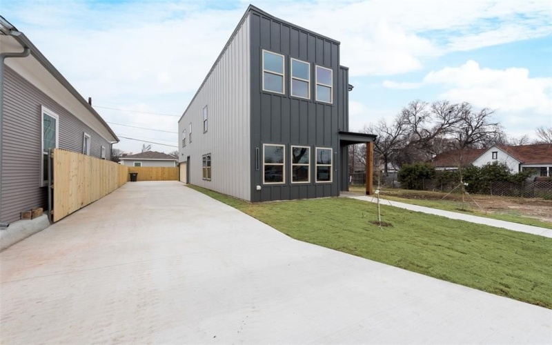1426 Evans Avenue, Fort Worth, TX 76104, 3 Bedrooms Bedrooms, ,2 BathroomsBathrooms,Residential,For Sale,1426 Evans Avenue,20851467