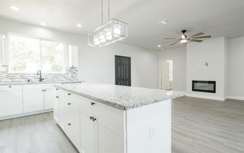 646 County Road 4109, Greenville, TX 75401, 4 Bedrooms Bedrooms, ,5 BathroomsBathrooms,Residential,For Sale,646 County Road 4109,20851502