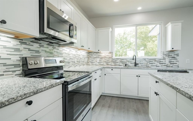 646 County Road 4109, Greenville, TX 75401, 4 Bedrooms Bedrooms, ,5 BathroomsBathrooms,Residential,For Sale,646 County Road 4109,20851502