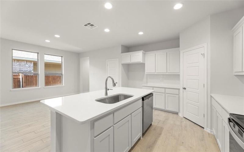 1810 Iris Road, Melissa, TX 75454, 3 Bedrooms Bedrooms, ,2 BathroomsBathrooms,Residential,For Sale,1810 Iris Road,20851519