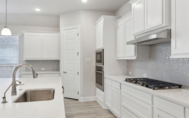 1020 Desert Rose Lane, Crowley, TX 76036, 4 Bedrooms Bedrooms, ,5 BathroomsBathrooms,Residential,For Sale,1020 Desert Rose Lane,20854271