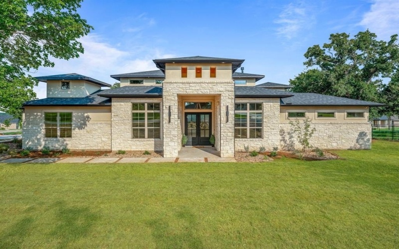 4009 Pinnacle Ridge, Granbury, TX 76049, 3 Bedrooms Bedrooms, ,3 BathroomsBathrooms,Residential,For Sale,4009 Pinnacle Ridge,20856795