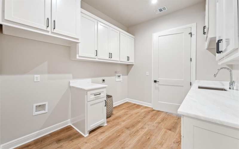 4009 Pinnacle Ridge, Granbury, TX 76049, 3 Bedrooms Bedrooms, ,3 BathroomsBathrooms,Residential,For Sale,4009 Pinnacle Ridge,20856795