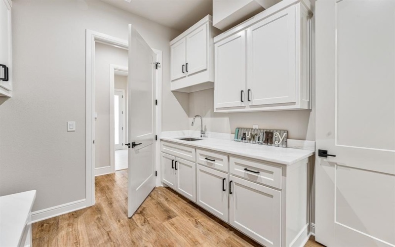 4009 Pinnacle Ridge, Granbury, TX 76049, 3 Bedrooms Bedrooms, ,3 BathroomsBathrooms,Residential,For Sale,4009 Pinnacle Ridge,20856795