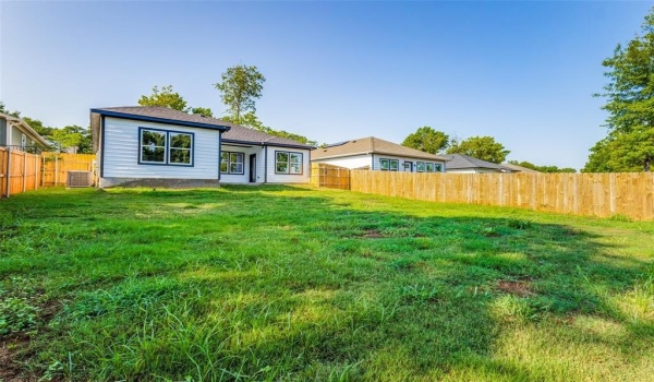 1209 W Johnson Street, Denison, TX 75020, 4 Bedrooms Bedrooms, ,2 BathroomsBathrooms,Residential Lease,For Rent,1209 W Johnson Street,20856796