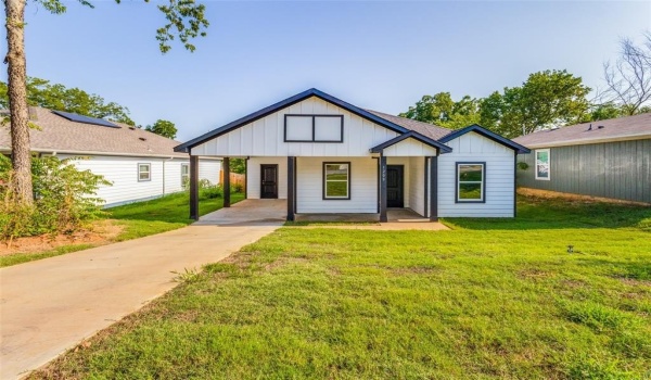 1209 W Johnson Street, Denison, TX 75020, 4 Bedrooms Bedrooms, ,2 BathroomsBathrooms,Residential Lease,For Rent,1209 W Johnson Street,20856796