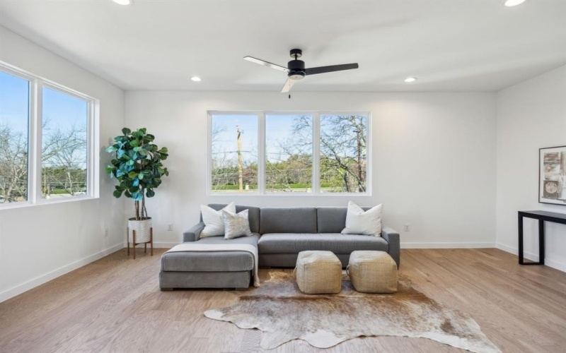 8635 Angora Street, Dallas, TX 75218, 4 Bedrooms Bedrooms, ,5 BathroomsBathrooms,Residential,For Sale,8635 Angora Street,20857142