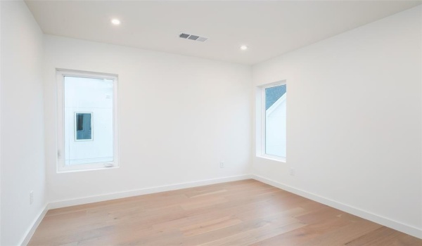 835 Nomas Street, Dallas, TX 75212, 4 Bedrooms Bedrooms, ,3 BathroomsBathrooms,Residential,For Sale,835 Nomas Street,20854656