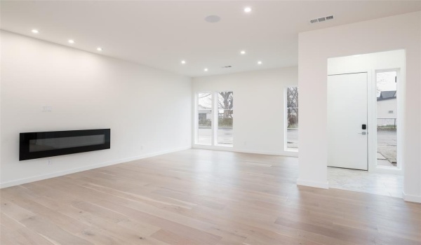835 Nomas Street, Dallas, TX 75212, 4 Bedrooms Bedrooms, ,3 BathroomsBathrooms,Residential,For Sale,835 Nomas Street,20854656