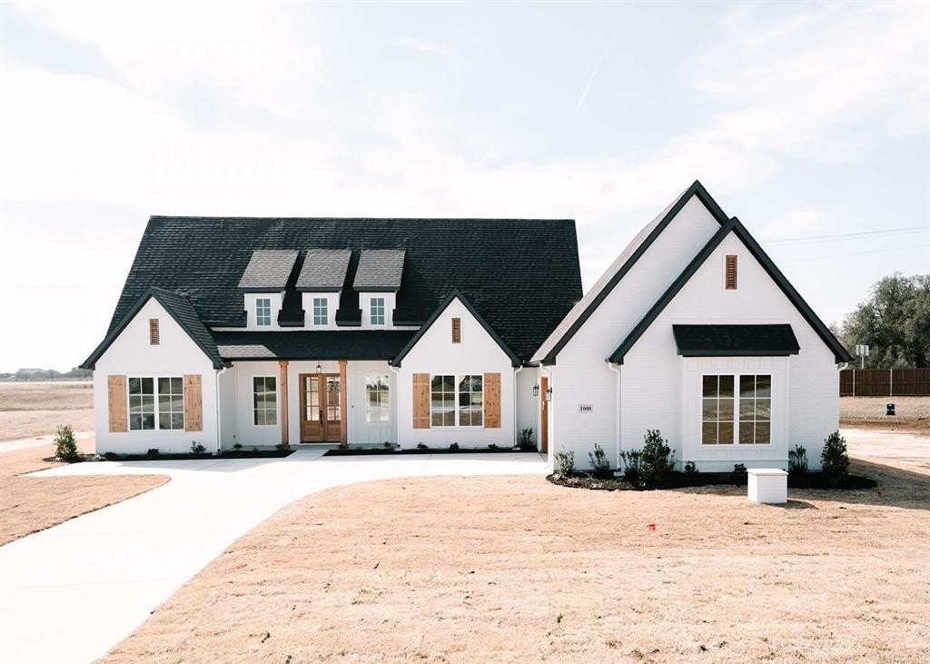 1000 Twin Creeks Drive, Weatherford, TX 76088, 3 Bedrooms Bedrooms, ,2 BathroomsBathrooms,Residential,For Sale,1000 Twin Creeks Drive,20857160