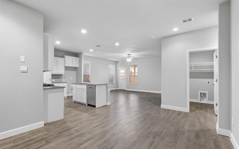 525 PICKETT CREEK Drive, Fort Worth, TX 76008, 5 Habitaciones Habitaciones , ,3 BañosBaños,Residential,En Venta,525 PICKETT CREEK Drive,20854855