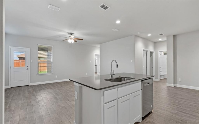 525 PICKETT CREEK Drive, Fort Worth, TX 76008, 5 Habitaciones Habitaciones , ,3 BañosBaños,Residential,En Venta,525 PICKETT CREEK Drive,20854855