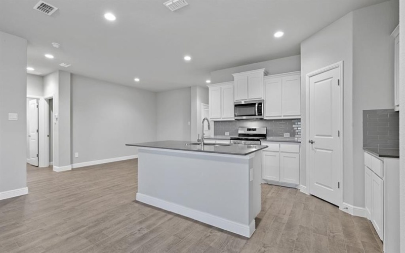 525 PICKETT CREEK Drive, Fort Worth, TX 76008, 5 Habitaciones Habitaciones , ,3 BañosBaños,Residential,En Venta,525 PICKETT CREEK Drive,20854855