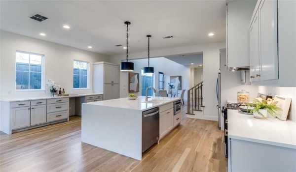 5603 Santa Fe Avenue, Dallas, TX 75214, 3 Bedrooms Bedrooms, ,2 BathroomsBathrooms,Residential,For Sale,5603 Santa Fe Avenue,20855040