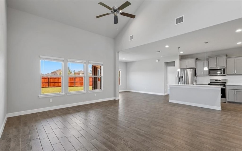 1301 SPEERS Drive, Mansfield, TX 76063, 5 Bedrooms Bedrooms, ,3 BathroomsBathrooms,Residential,For Sale,1301 SPEERS Drive,20860332