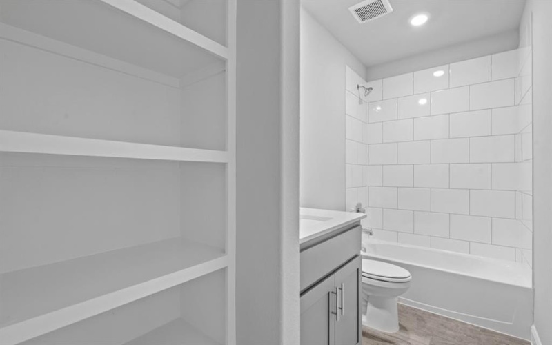 1301 SPEERS Drive, Mansfield, TX 76063, 5 Bedrooms Bedrooms, ,3 BathroomsBathrooms,Residential,For Sale,1301 SPEERS Drive,20860332