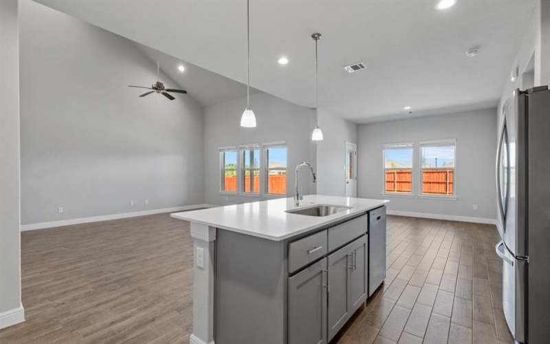 1301 SPEERS Drive, Mansfield, TX 76063, 5 Bedrooms Bedrooms, ,3 BathroomsBathrooms,Residential,For Sale,1301 SPEERS Drive,20860332