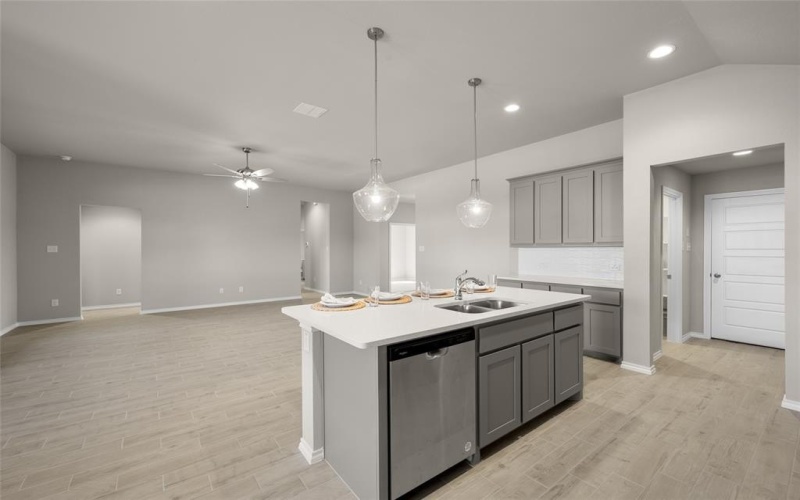 433 Falcon, Azle, TX 76020, 3 Habitaciones Habitaciones , ,2 BañosBaños,Residential,En Venta,433 Falcon,20860488