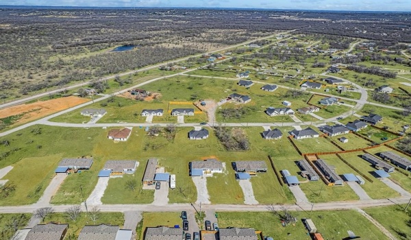 215 Overland Trail, Bridgeport, TX 76426, 4 Habitaciones Habitaciones , ,2 BañosBaños,Residential,En Venta,215 Overland Trail,20857669