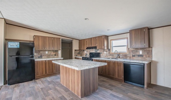 215 Overland Trail, Bridgeport, TX 76426, 4 Habitaciones Habitaciones , ,2 BañosBaños,Residential,En Venta,215 Overland Trail,20857669