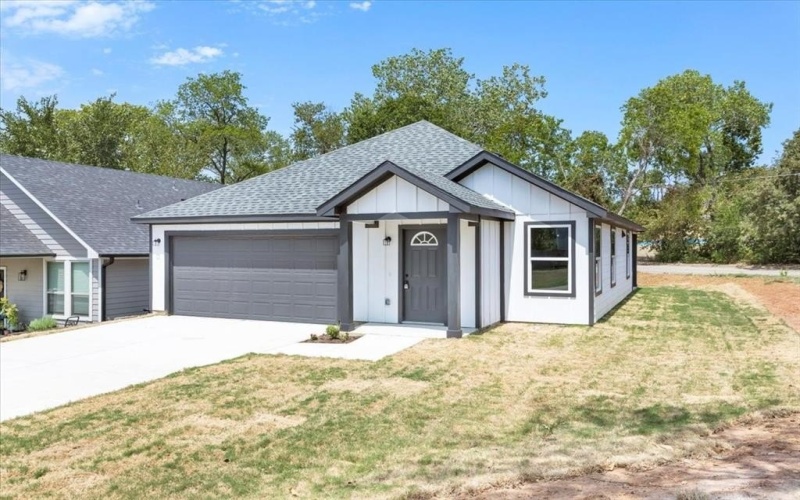 415 E Monterey Street, Denison, TX 75021, 3 Bedrooms Bedrooms, ,2 BathroomsBathrooms,Residential,For Sale,415 E Monterey Street,20857802