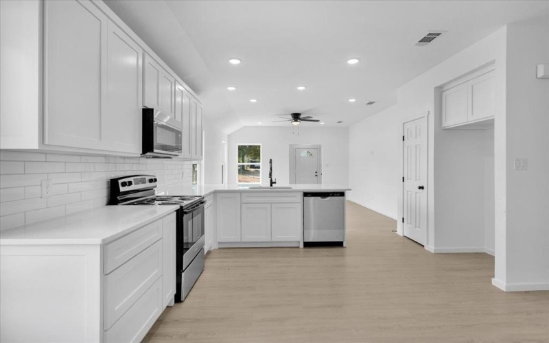 415 E Monterey Street, Denison, TX 75021, 3 Bedrooms Bedrooms, ,2 BathroomsBathrooms,Residential,For Sale,415 E Monterey Street,20857802