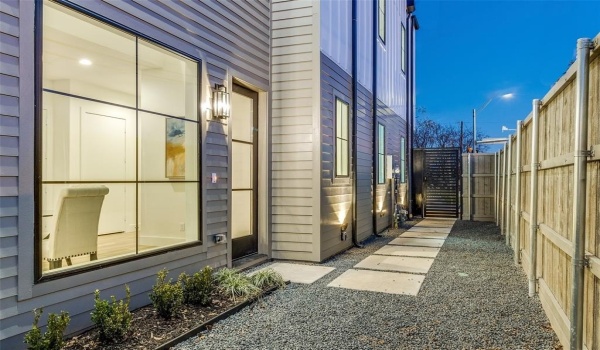 5601 Santa Fe Avenue, Dallas, TX 75214, 3 Bedrooms Bedrooms, ,2 BathroomsBathrooms,Residential Lease,For Rent,5601 Santa Fe Avenue,20860671