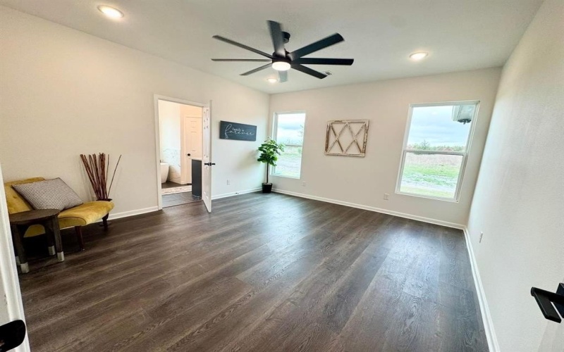 372 County Road 4300, Greenville, TX 75401, 4 Habitaciones Habitaciones , ,2 BañosBaños,Residential,En Venta,372 County Road 4300,20857845