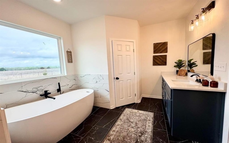 372 County Road 4300, Greenville, TX 75401, 4 Habitaciones Habitaciones , ,2 BañosBaños,Residential,En Venta,372 County Road 4300,20857845