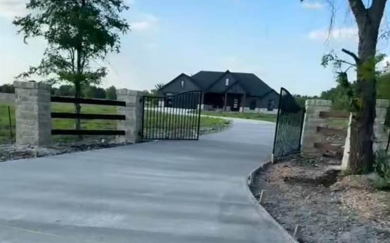 372 County Road 4300, Greenville, TX 75401, 4 Habitaciones Habitaciones , ,2 BañosBaños,Residential,En Venta,372 County Road 4300,20857845