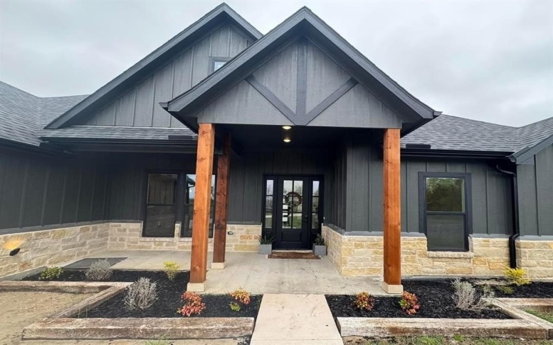 372 County Road 4300, Greenville, TX 75401, 4 Habitaciones Habitaciones , ,2 BañosBaños,Residential,En Venta,372 County Road 4300,20857845