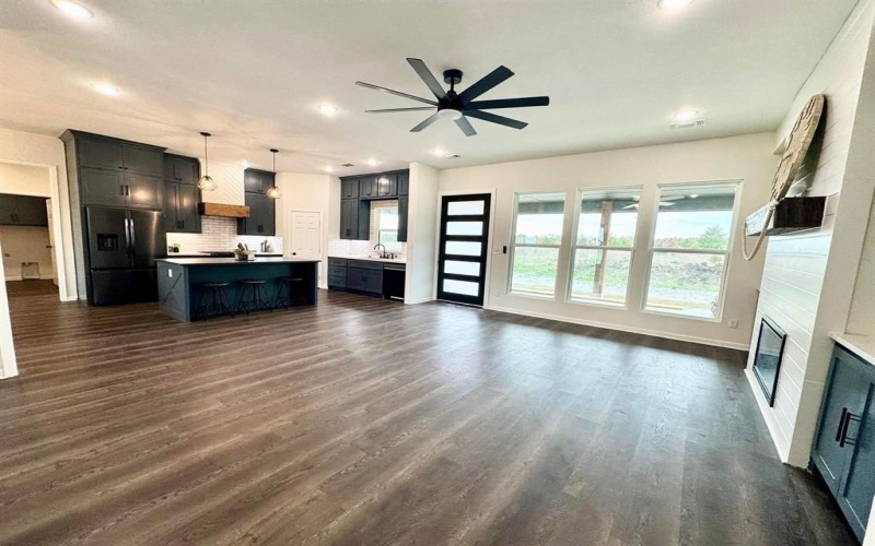 372 County Road 4300, Greenville, TX 75401, 4 Habitaciones Habitaciones , ,2 BañosBaños,Residential,En Venta,372 County Road 4300,20857845