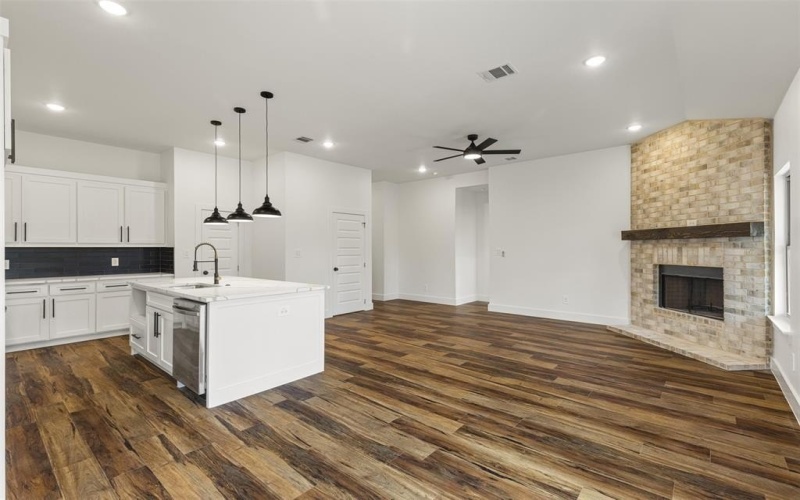 200 Meadow Lake Drive, Gun Barrel City, TX 75156, 3 Habitaciones Habitaciones , ,2 BañosBaños,Residential,En Venta,200 Meadow Lake Drive,20860738