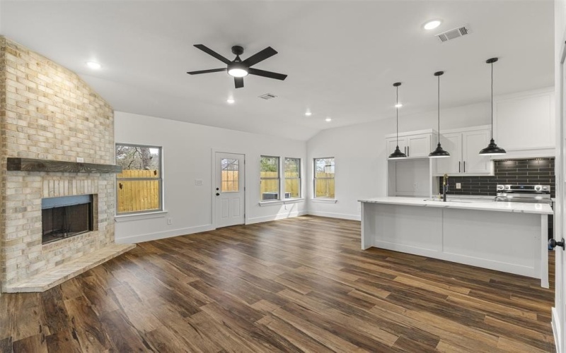 200 Meadow Lake Drive, Gun Barrel City, TX 75156, 3 Habitaciones Habitaciones , ,2 BañosBaños,Residential,En Venta,200 Meadow Lake Drive,20860738