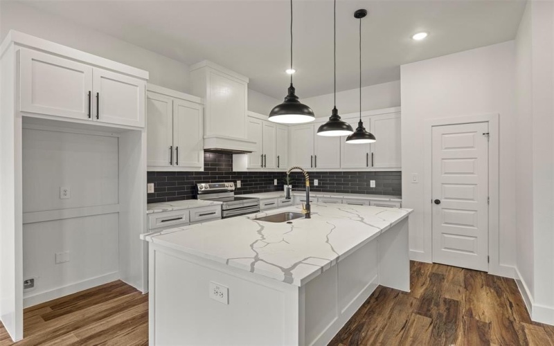 200 Meadow Lake Drive, Gun Barrel City, TX 75156, 3 Habitaciones Habitaciones , ,2 BañosBaños,Residential,En Venta,200 Meadow Lake Drive,20860738