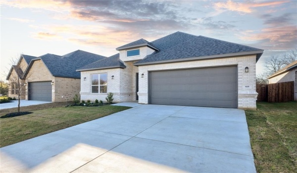 909 Boston Lane, River Oaks, TX 76114, 4 Bedrooms Bedrooms, ,2 BathroomsBathrooms,Residential,For Sale,909 Boston Lane,20858035
