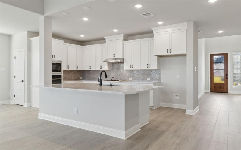 3825 Summerfield Drive, Heartland, TX 75114, 4 Bedrooms Bedrooms, ,3 BathroomsBathrooms,Residential,For Sale,3825 Summerfield Drive,20858050