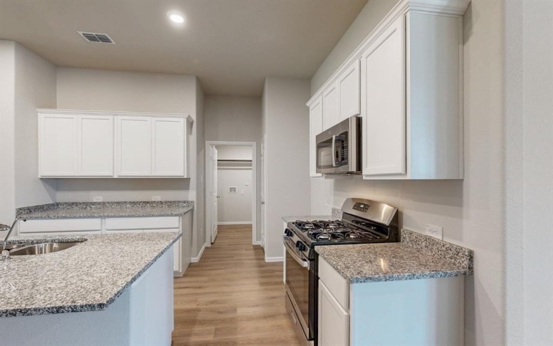 3325 Fortress Way, Denton, TX 76208, 3 Bedrooms Bedrooms, ,2 BathroomsBathrooms,Residential,For Sale,3325 Fortress Way,20860804