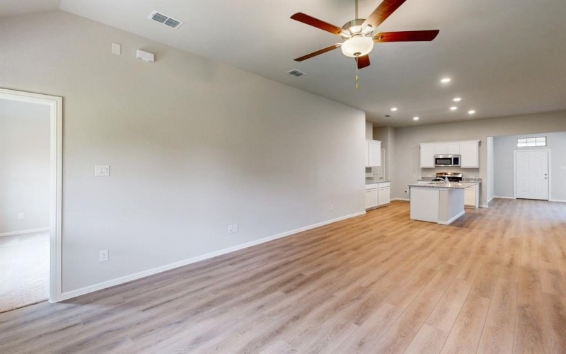 3325 Fortress Way, Denton, TX 76208, 3 Bedrooms Bedrooms, ,2 BathroomsBathrooms,Residential,For Sale,3325 Fortress Way,20860804