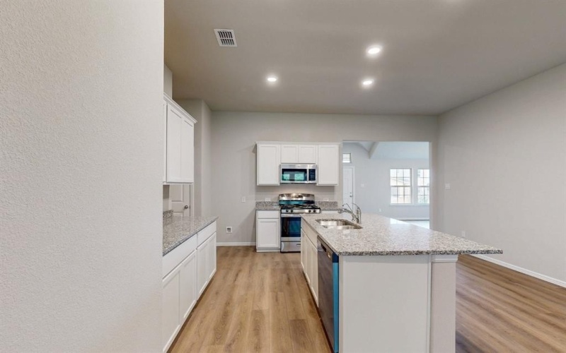 3325 Fortress Way, Denton, TX 76208, 3 Bedrooms Bedrooms, ,2 BathroomsBathrooms,Residential,For Sale,3325 Fortress Way,20860804