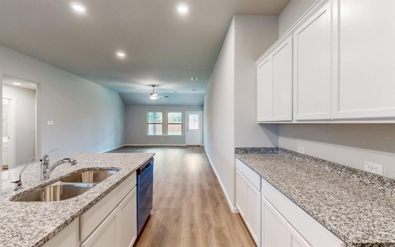 3325 Fortress Way, Denton, TX 76208, 3 Bedrooms Bedrooms, ,2 BathroomsBathrooms,Residential,For Sale,3325 Fortress Way,20860804