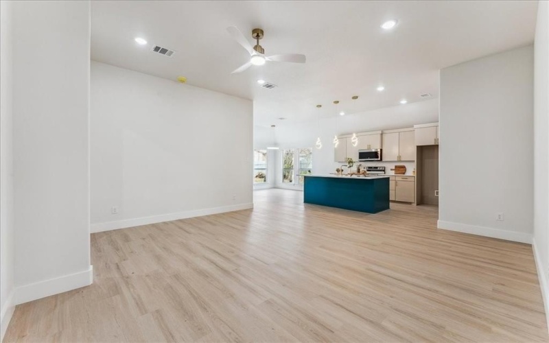 225 West Place, White Settlement, TX 76108, 3 Bedrooms Bedrooms, ,2 BathroomsBathrooms,Residential,For Sale,225 West Place,20858064