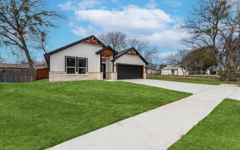 225 West Place, White Settlement, TX 76108, 3 Bedrooms Bedrooms, ,2 BathroomsBathrooms,Residential,For Sale,225 West Place,20858064