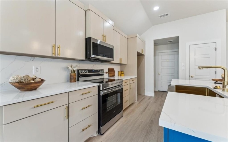 225 West Place, White Settlement, TX 76108, 3 Bedrooms Bedrooms, ,2 BathroomsBathrooms,Residential,For Sale,225 West Place,20858064