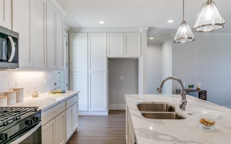 635 Community Lane, Rockwall, TX 75087, 3 Bedrooms Bedrooms, ,3 BathroomsBathrooms,Residential,For Sale,635 Community Lane,20860871
