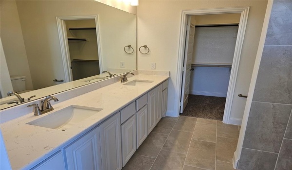 1623 W Farmington Road, Van Alstyne, TX 75495, 5 Bedrooms Bedrooms, ,5 BathroomsBathrooms,Residential,For Sale,1623 W Farmington Road,20858207