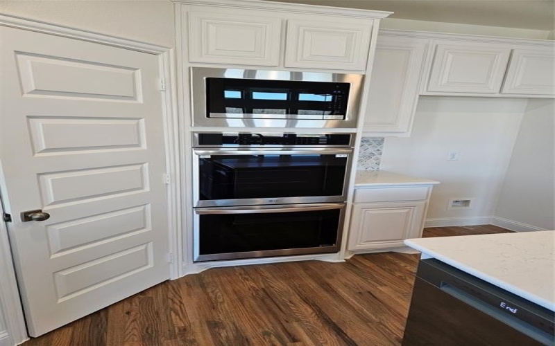 1623 W Farmington Road, Van Alstyne, TX 75495, 5 Bedrooms Bedrooms, ,5 BathroomsBathrooms,Residential,For Sale,1623 W Farmington Road,20858207