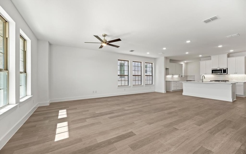 1073 Carnation Drive, Crowley, TX 76036, 3 Habitaciones Habitaciones , ,2 BañosBaños,Residential,En Venta,1073 Carnation Drive,20861007