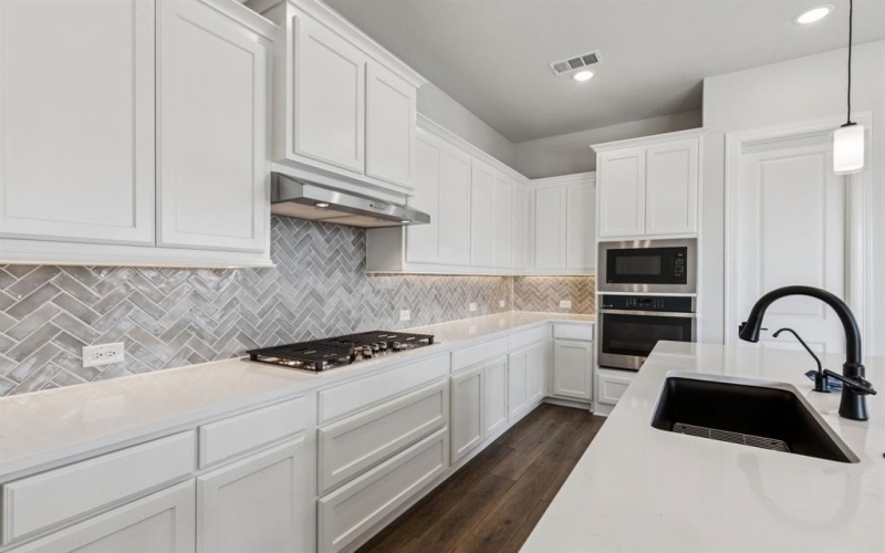 9717 Dahlia Boulevard, Mesquite, TX 75126, 3 Bedrooms Bedrooms, ,2 BathroomsBathrooms,Residential,For Sale,9717 Dahlia Boulevard,20858238